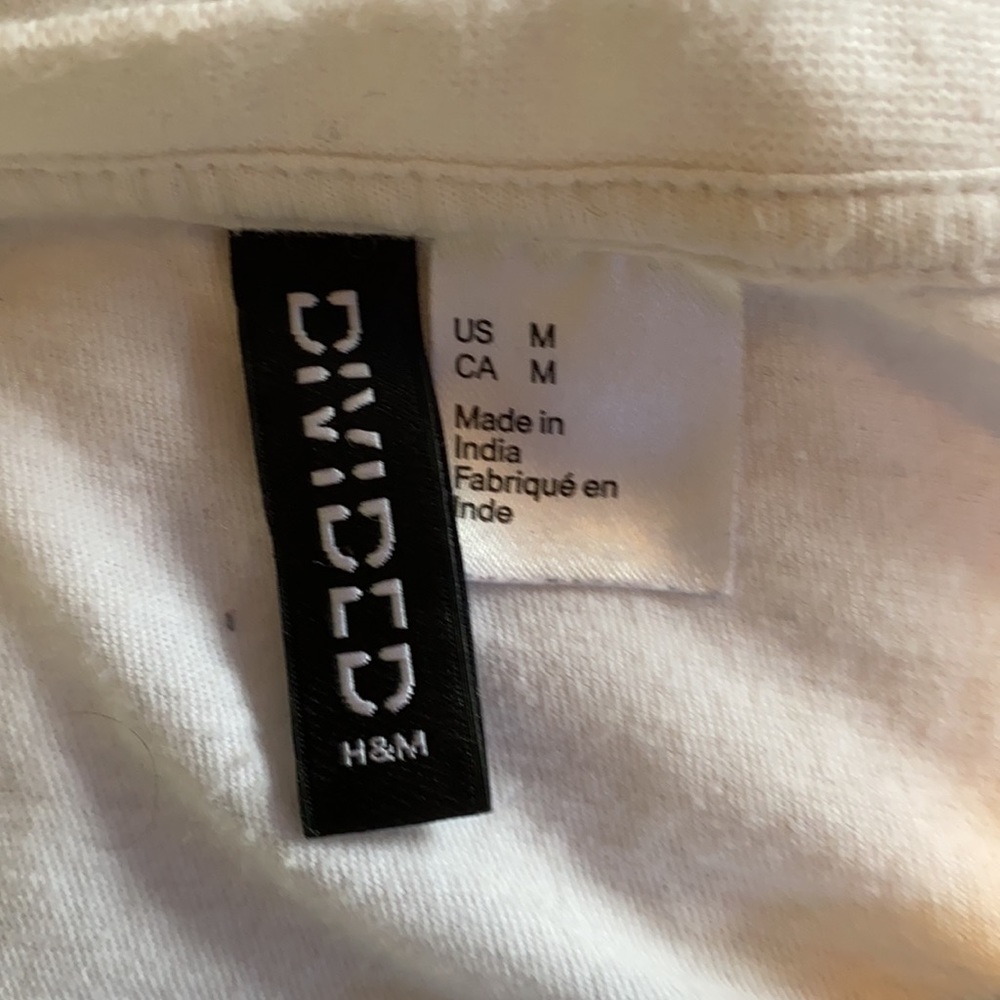 H&M T-shirt - Picture 3 of 3